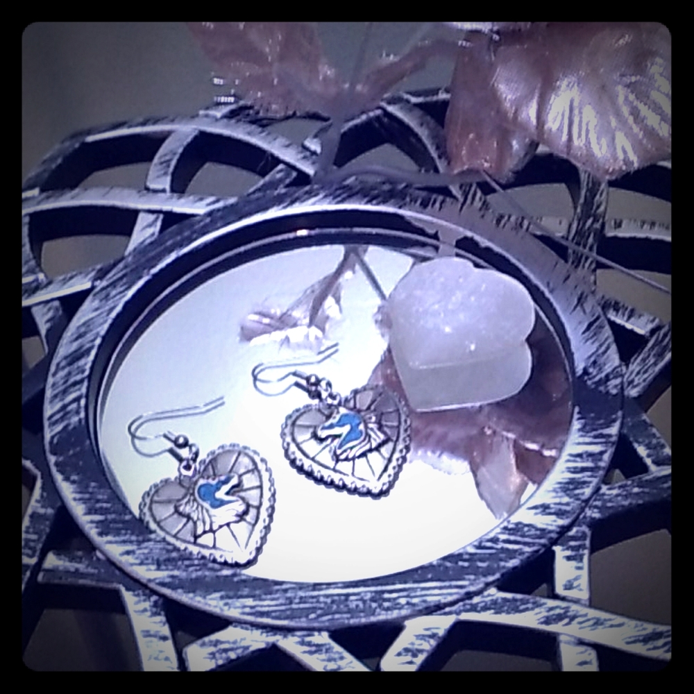 Heart shaped horse emblem earings